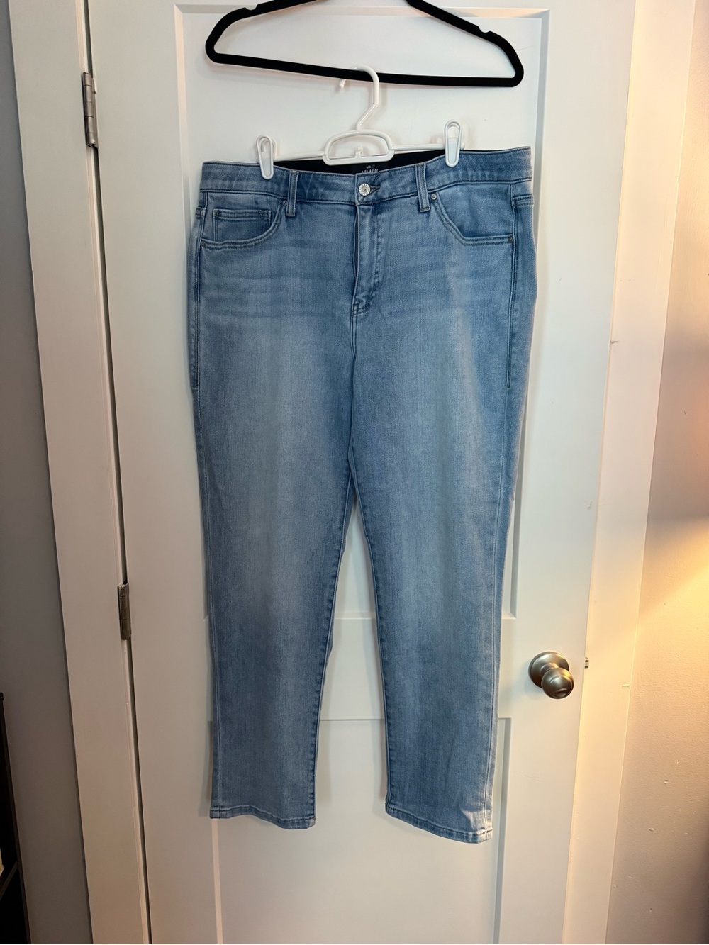 LuLaRoe Women’s Jeans Size 34 Light Wash Denim Straight Leg Stretch